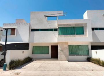 efce98ffc0506e013d378b9dd2001e568541ddd0c9dff6895909455d645d885c · Casa en Renta en Lomas de Juriquilla