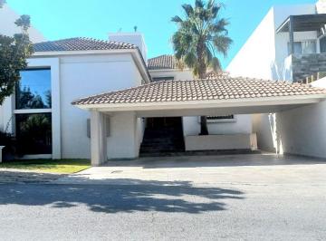 Casa de 4 habitaciones, Chihuahua · Residencia Club Campestre Excelentes Condiciones