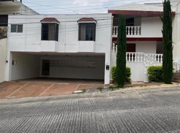 Casa · 479m² · 3 Recámaras · 3 Estacionamientos · Casa en Venta en Las Brisas