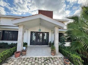 1 · Casa en Venta en Merida con 4 Habitaciones