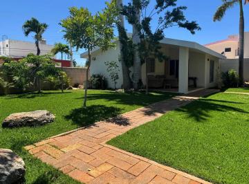 1 · Terreno con Casa en Esquina Noroeste, Villas La Hacienda, Merida, Yucatan