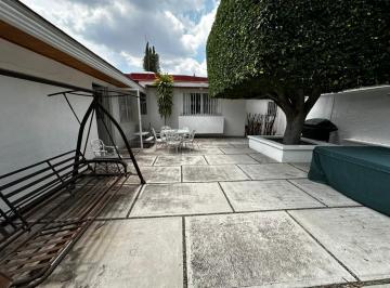 Casa · 400m² · 3 Recámaras · 3 Estacionamientos · Casa en Jurica