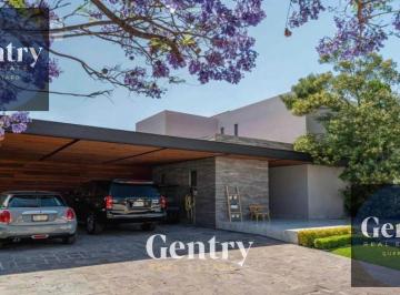 GENTRY REAL ESTATE · Venta Casa Fraccionamiento El Campanario Calvarito