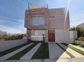 Casa de 3 habitaciones, El Marqués · Rento Casa 3 Niveles en Zibata 3 Recamaras 5 Baños 2 Autos - Ver Decripcion