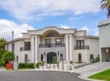 GENTRY QUERETARO · Impresionante Casa en Venta en El Campanario Querétaro