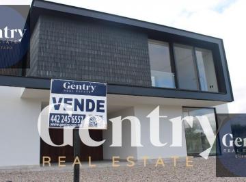GENTRY REAL ESTATE · Casa en Pre - Venta en El Campanario, Qro.