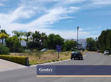 GENTRY REAL ESTATE · Un Gran Terreno en Venta en El Campanario