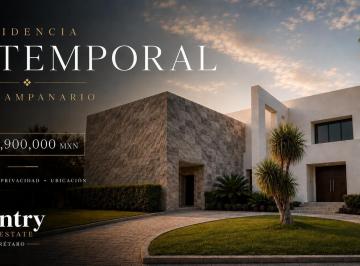 Casa · 824m² · 3 Recámaras · 4 Estacionamientos · Espectacular Casa en Venta en El Campanario, Recién Remodelada
