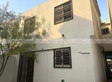 Casa · 180m² · 3 Recámaras · 2 Estacionamientos · Casa en Renta en Monterrey