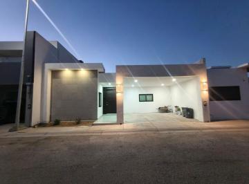 Casa · 204m² · 2 Recámaras · 2 Estacionamientos · Casa en Venta en Real del Quiroga, Hermosillo