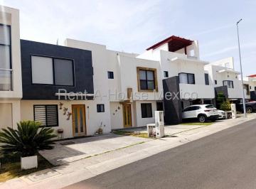 Casa de 3 habitaciones, El Marqués · Venta Casa Zibata, Oportunidad 3 Recamaras, 3 Baños.