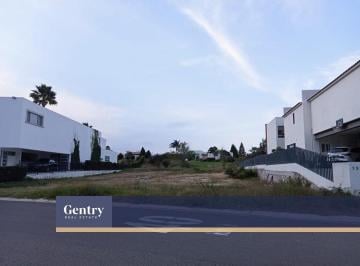 GENTRY REAL ESTATE · Terreno en Venta en El Campanario con Salida a Campo de Golf