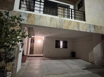 Casa · 200m² · 3 Recámaras · 2 Estacionamientos · Casa - Fraccionamiento Orion Residencial