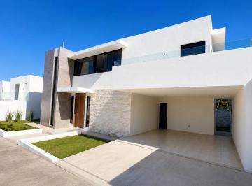 Casa · 253m² · 3 Recámaras · 2 Estacionamientos · Casa - El Ojital