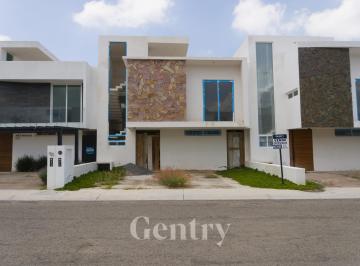 Casa · 250m² · 3 Recámaras · 2 Estacionamientos · Casa Venta Lomas de Juriquilla