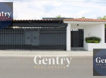 GENTRY REAL ESTATE · Casa Venta Fraccionamiento Jurica San Francisco