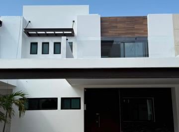 Casa · 256m² · 3 Recámaras · 3 Estacionamientos · Venta de Casa en Cancún - Aqua Residencial
