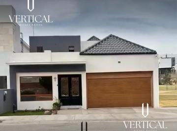 Casa · 309m² · Hermosa y Amplia Residencia en Venta I Zona Valle Escondido