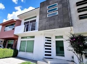 Casa en condominio · 142m² · 3 Recámaras · 2 Estacionamientos · Casa en Venta, en Toluca, Fuentes de San José