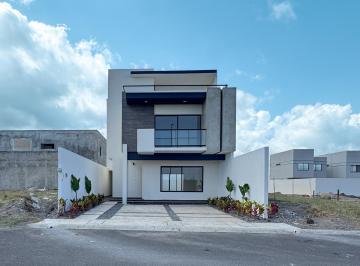 Casa · 209m² · 3 Recámaras · 2 Estacionamientos · Casa en Preventa en Lomas de La Rioja