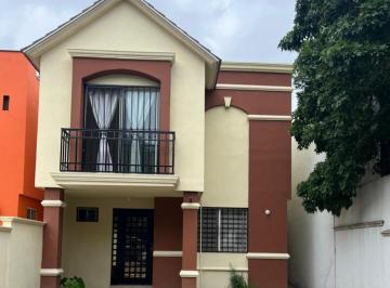 Casa Renta de 3 habitaciones · Casa en Renta en Puerta de Hierro