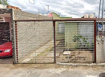 Casa de 2 habitaciones, Zapopan · Casa con 90 m² de Terreno y 2 Habitaciones en Venta en Villas de Tesistán