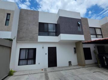 Casa · 130m² · 4 Recámaras · 2 Estacionamientos · Residencial Benevento | Recámara en Planta Baja y Ubicación Premium | Casa en Venta | León, Guanajua