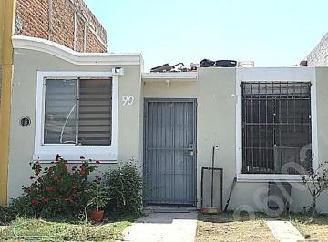 Casa de 2 habitaciones, Zapopan · Casa de 90 m² con 2 Recámaras en Venta en Fraccionamiento Villas de Tesistán