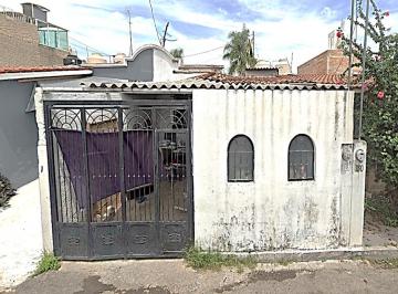 Casa de 2 habitaciones, Zapopan · Casa en Venta de 90 m² con 2 Habitaciones en Fraccionamiento Villas de Tesistán