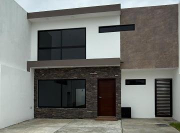 Casa · 190m² · 3 Recámaras · 2 Estacionamientos · Casa en Venta en Lomas de La Rioja