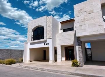 Casa de 3 habitaciones, Saltillo · Hermosa Casa en Venta en Rincón de Los Encinos Al Norte de Saltillo