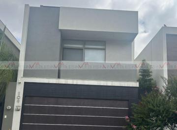 Casa · 262m² · 4 Recámaras · 2 Estacionamientos · Casa en Venta en Cumbres del Sol