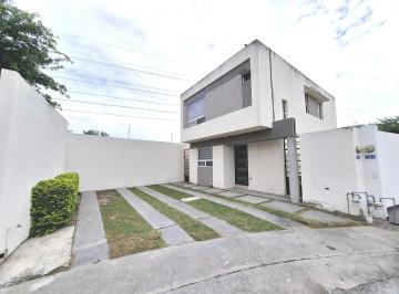 N/A · Casa en Venta en Cerradas de Santa Rosa, Apodaca, en Esquina y con Terreno Excedente