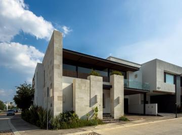 Casa en condominio · 311m² · 4 Recámaras · 2 Estacionamientos · Casa Marmota en Venta en St Angelo