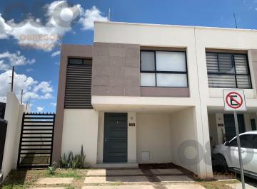 Casa · 147m² · 3 Recámaras · 2 Estacionamientos · Casa en Renta en Airen Residencial, León Gto