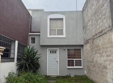 Casa · 62m² · 2 Recámaras · 1 Estacionamiento · Casa en Venta en Villa Fontana $1’260,000 Pesos