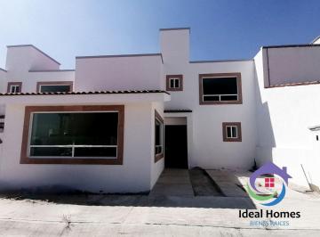 Casa · 165m² · 3 Recámaras · 2 Estacionamientos · Casa en Venta 3 Recamaras, Fracc. Privado con Alberca