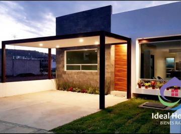 Casa · 180m² · 4 Recámaras · 3 Estacionamientos · Casa en Venta, 4 Recámaras en Cañadas del Arroyo Querétaro