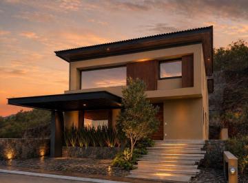 Casa de 4 habitaciones, Morelia · Casa en Renta en El Club de Golf Altozano