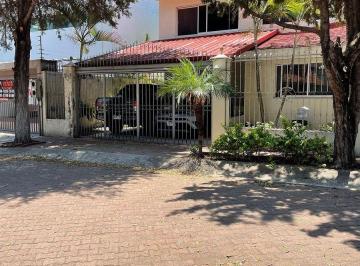 2606e432e8001579bcdd1d4383fe7a6e83dd2675a536d53038a3c8967e5f6942 · Casa en Venta Bugambilias