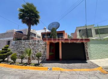 Casa · 160m² · 4 Recámaras · 3 Estacionamientos · Casa en Venta en Jardines de Atizapán, Mex.