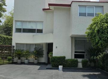 Casa · 340m² · 3 Recámaras · 3 Estacionamientos · Casa Exclusiva en Renta – Privada San Jerónimo Lídice