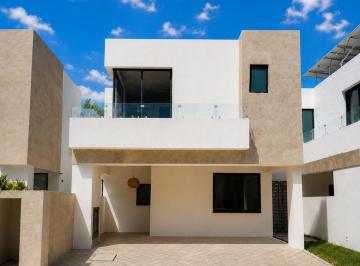 Casa de 3 habitaciones, Solidaridad · Casa de 3 Recámaras en Residencial con Amenidades y Casa Club en Playa del Carmen.