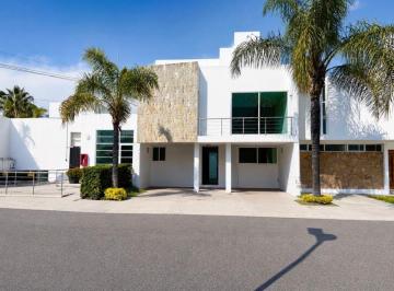Casa en condominio de 3 habitaciones, Querétaro · Casa en Venta en Zona Jardines de La Hacienda Dentro de Condominio