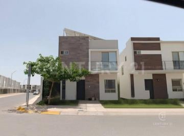 Casa · 98m² · 3 Recámaras · 2 Estacionamientos · Casa en Renta en Valle de San Pedro III Et2 Chihuahua, Chih.