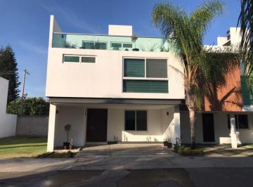 Casa en condominio de 3 habitaciones, Querétaro · Casa en Renta en Condominio Privado Jardines de La Hacienda, Querétaro