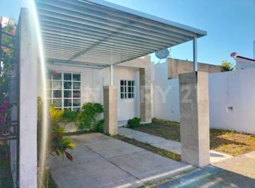 Casa · 71m² · 2 Recámaras · 2 Estacionamientos · Casa en Venta Fraccionamiento Santa Fe