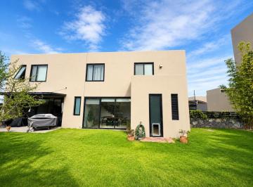 Casa en condominio · 220m² · 2 Recámaras · 2 Estacionamientos · Casa en Condominio - Fraccionamiento Zibatá