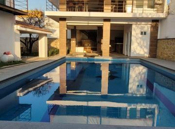 Casa en condominio de 4 habitaciones, Tlaltizapán de Zapata · Residencia con Área Social y Alberca en Venta en Yautepec, Morelos