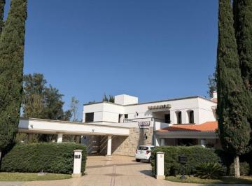 Casa en condominio de 5 habitaciones, León · Residencia en Club de Golf La Hacienda León, Gto Mx 1,920 m² $15,000,000
